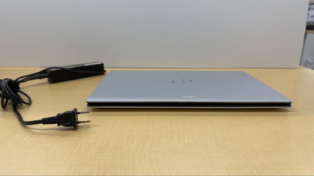 富士通 LIFEBOOK ノートパソコン 本体 ACアダプター付き