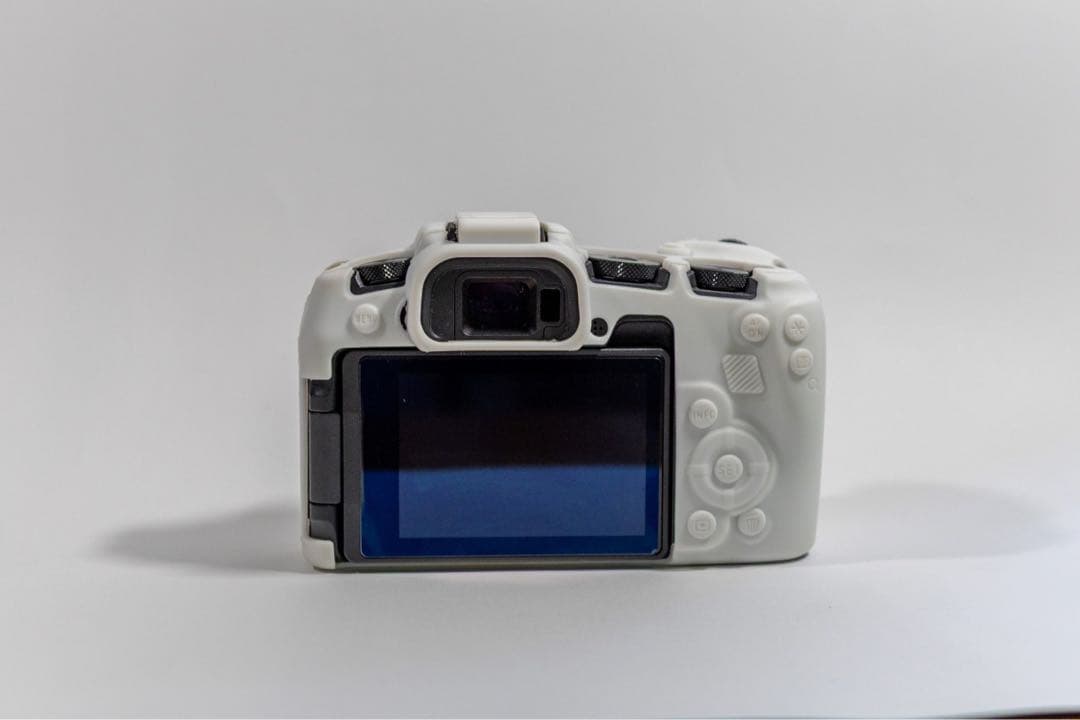 美品 Canon EOS RP ボディ 純正バッテリー ストラップ付き