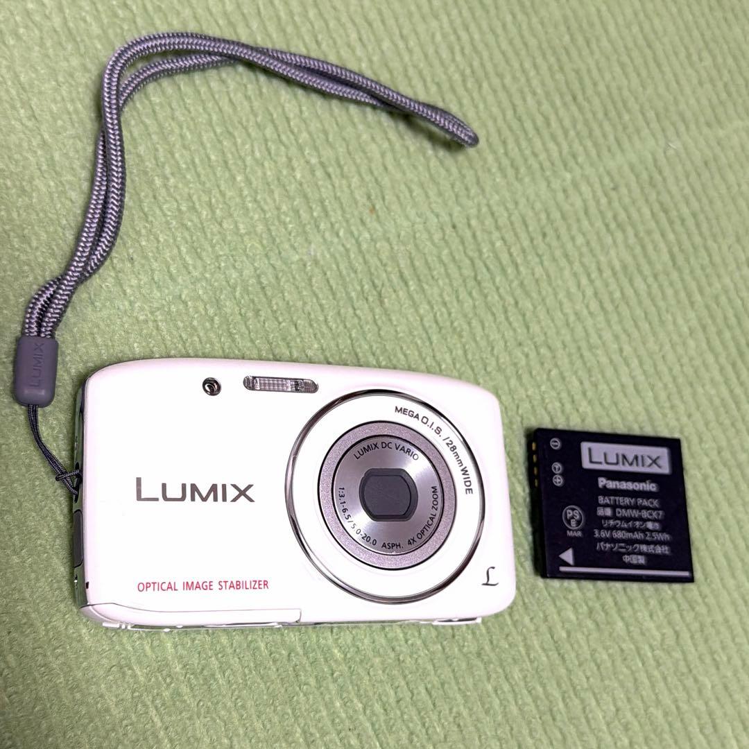 【本体のみ】LUMIX コンパクトデジタルカメラ 白　パナソニック　DMC-S2