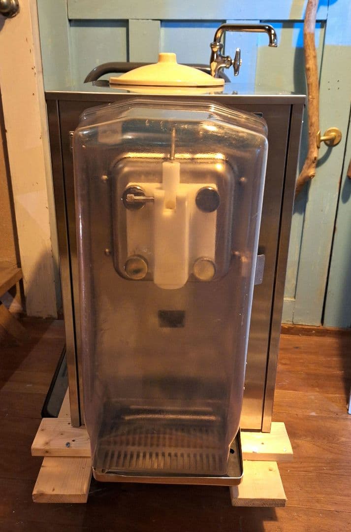 三菱　ソフトクリームフリーザー　アイスクリーム　業務用　 ジェラートマシン