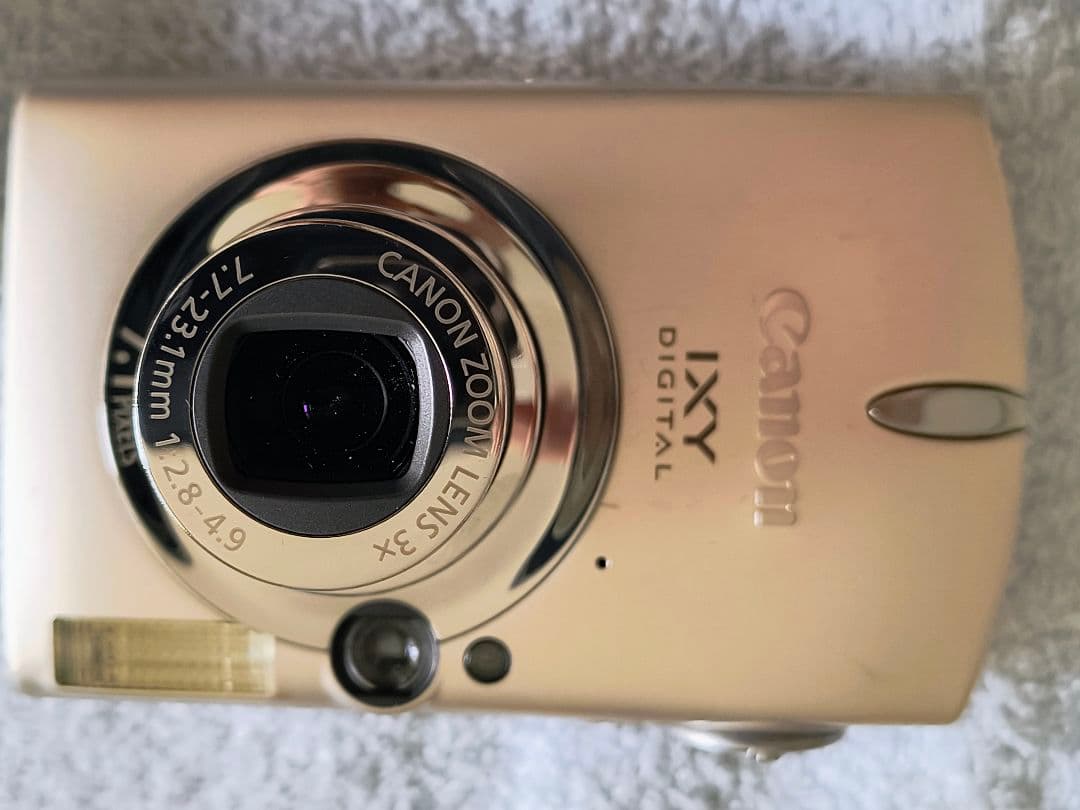 Canon IXY DIGITAL 700 本体と付属品