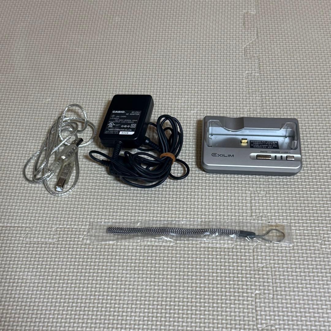 CASIO EX-Z57 コンパクトデジタルカメラ シルバー