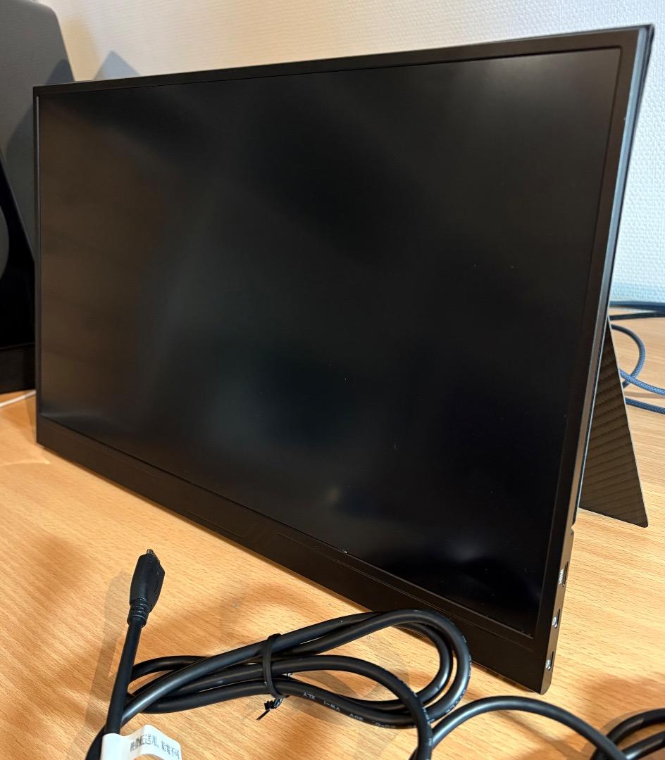 ヒ*ン様 モバイルモニター (Intehill） 17.3インチ フルHD 使用
