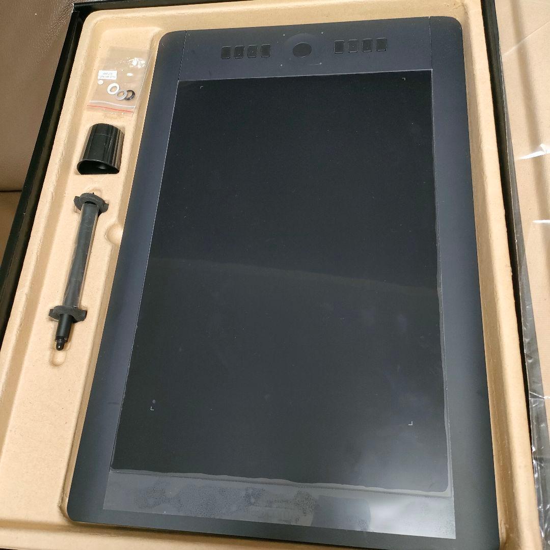 ワコムペンタブレット intuos pro Large Lサイズ PTH-851