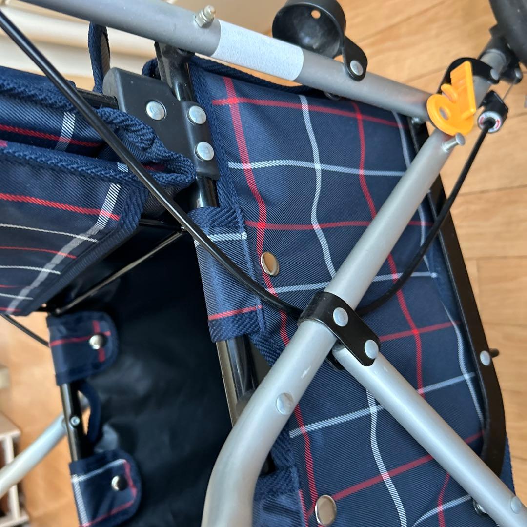 美品幸和製作所折りたたみ シルバーカー チェック柄紺色歩行補助機　推し車送料無料