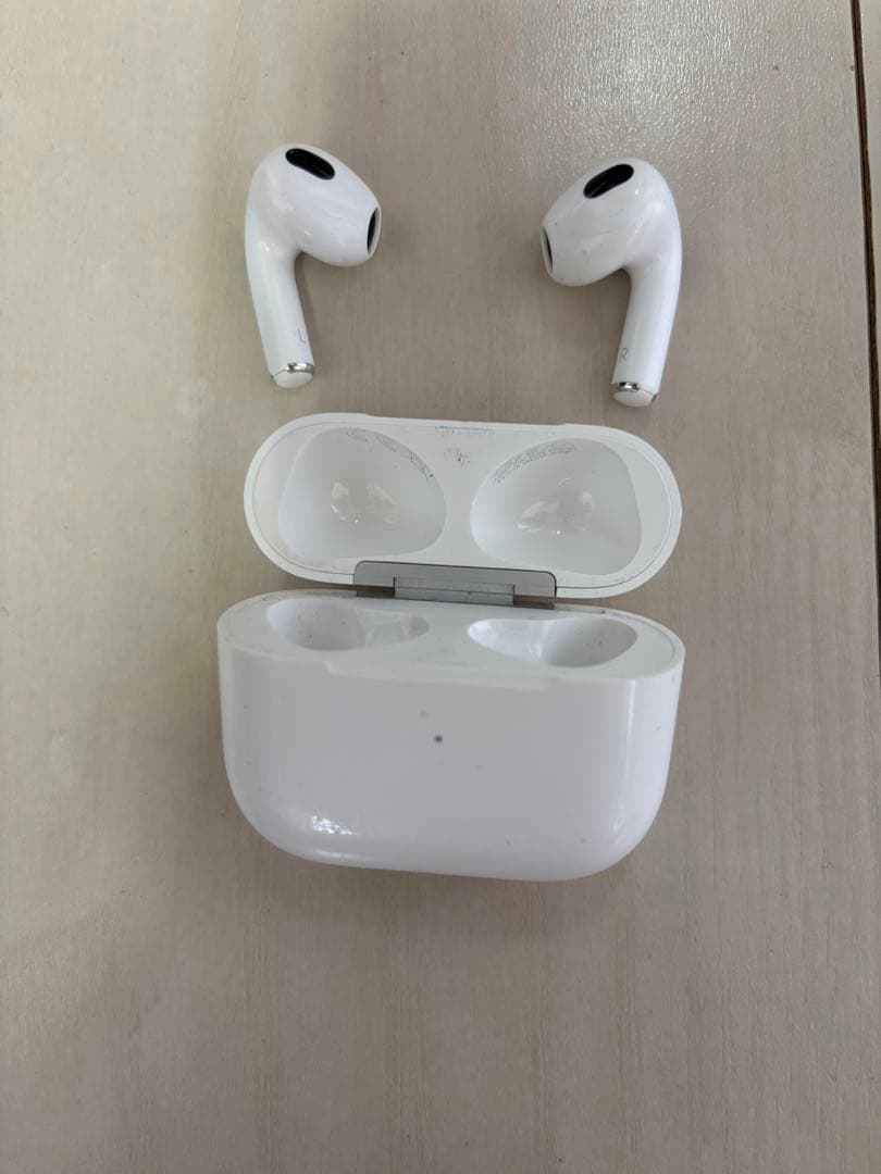 AirPods 3本体 ホワイト 充電ケース付き