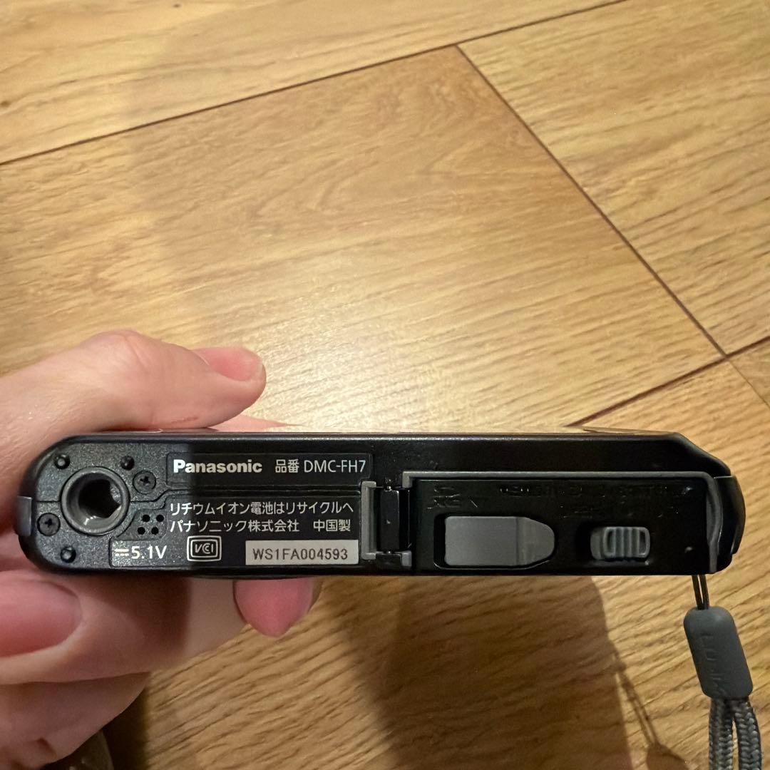 Panasonic LUMIX DMC-FH7 ブラック 付属品ありパナソニック