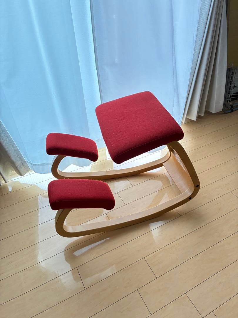 VARIER バランスチェア 赤