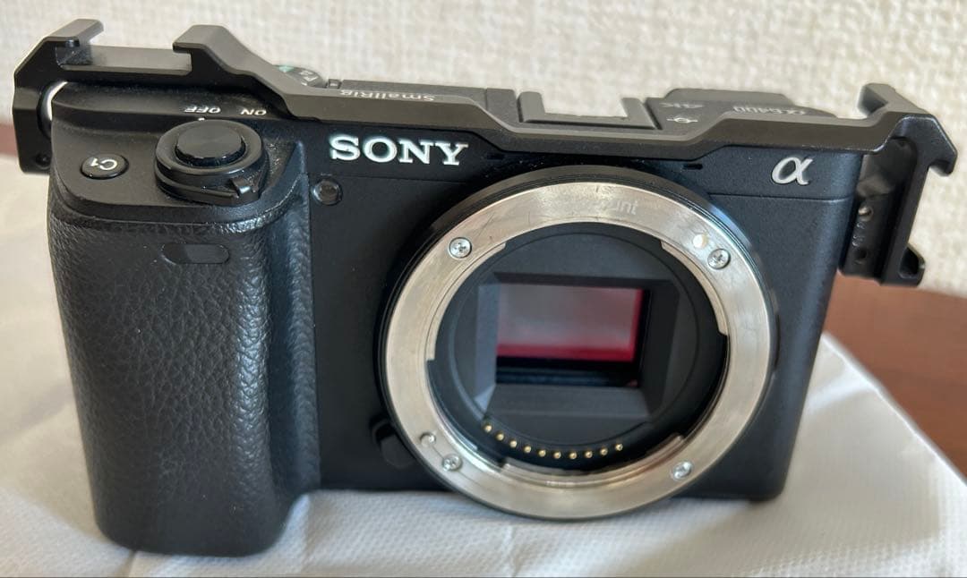 美品✨SONY α6400ボディ★一眼レフカメラ&SmallRig★レンズ別売