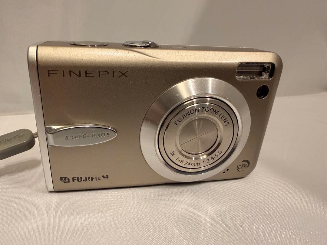 Fujifilm FinePix F30 デジタルカメラ　XDカード付きB