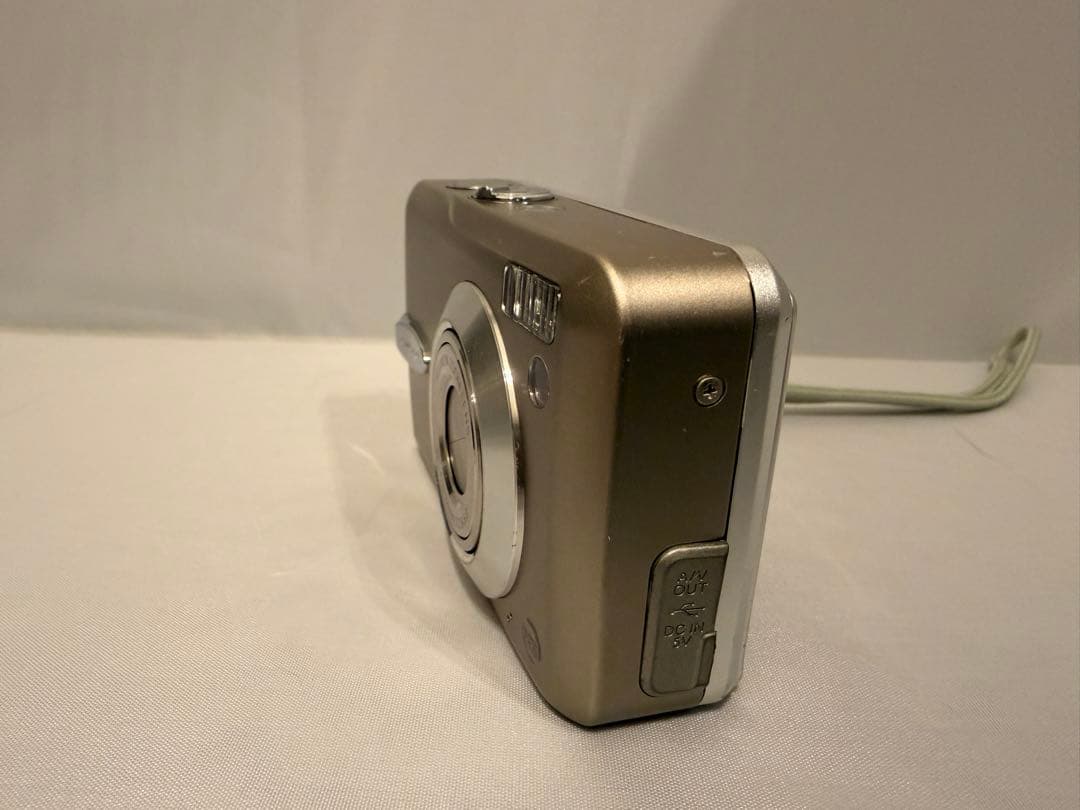 Fujifilm FinePix F30 デジタルカメラ　XDカード付きB