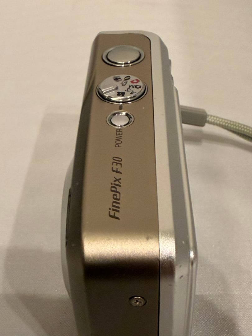 Fujifilm FinePix F30 デジタルカメラ　XDカード付きB