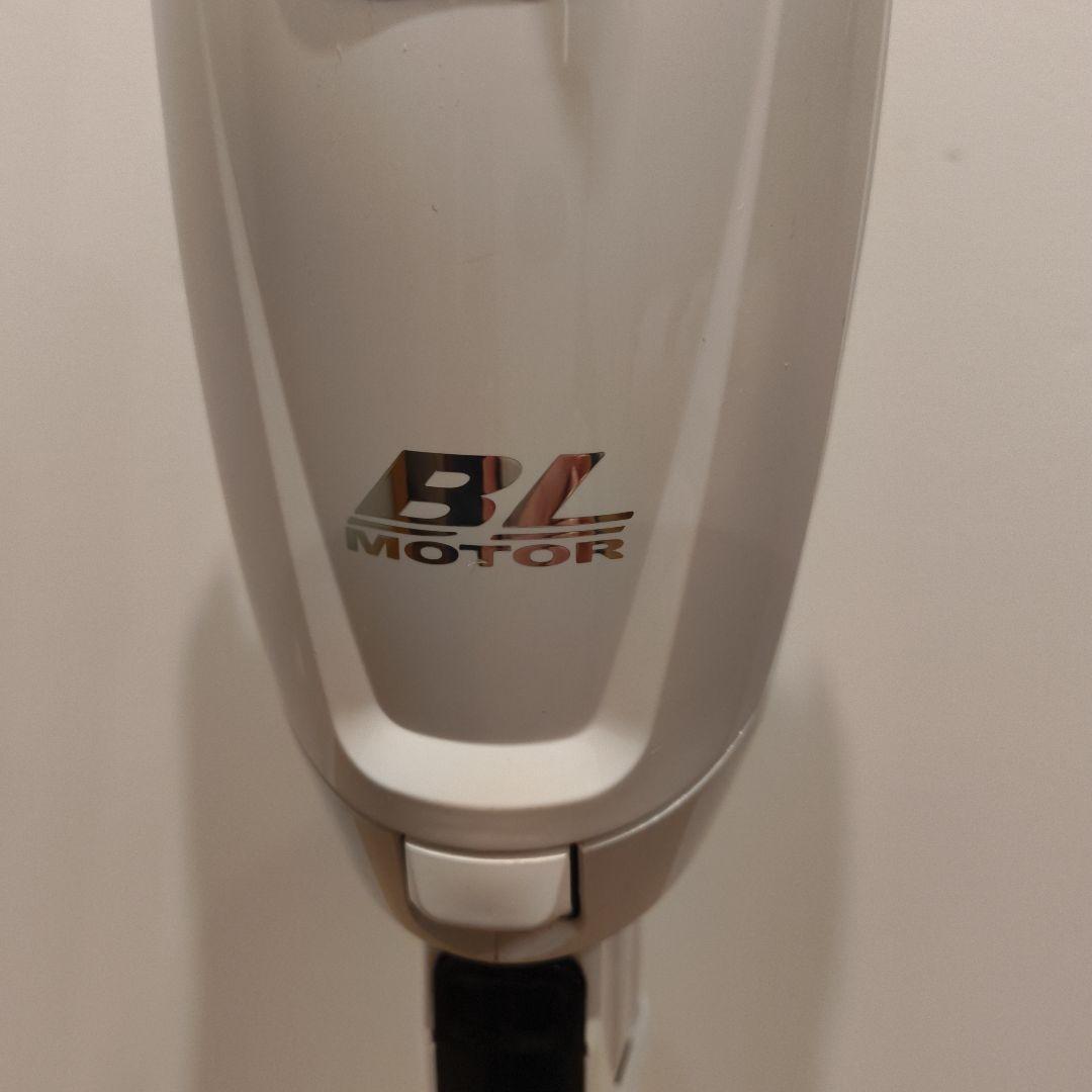 Makita 充電式クリーナー CL282FD ホワイト 紙パック式 スタンド付