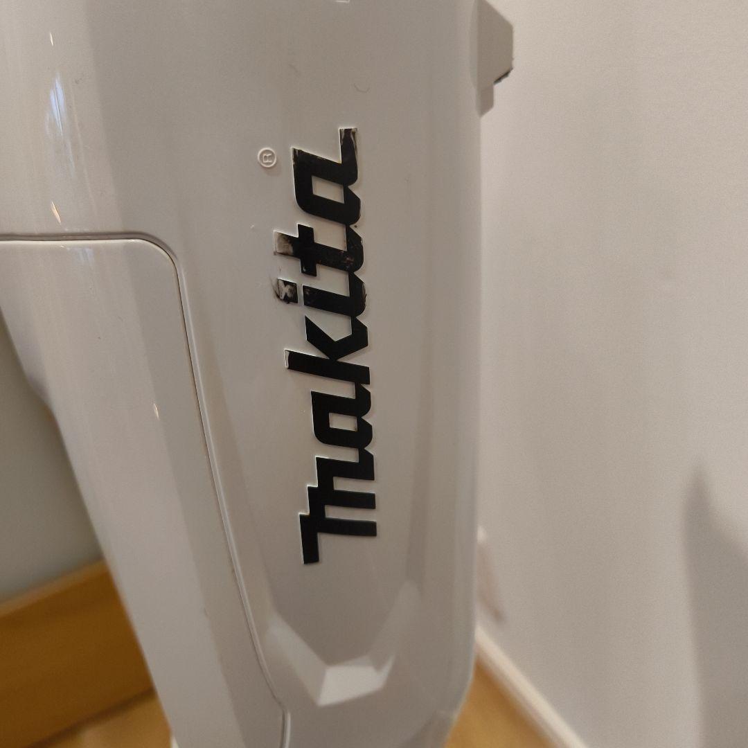 Makita 充電式クリーナー CL282FD ホワイト 紙パック式 スタンド付