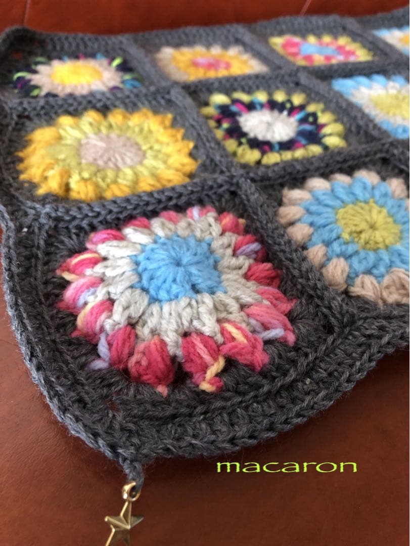 ハンドメイド　かぎ編みマルチカバー　座布団　モチーフ編み