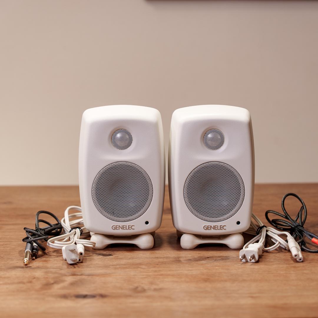 白くて可愛い！Genelec 6010a 高音質小型モニタースピーカー