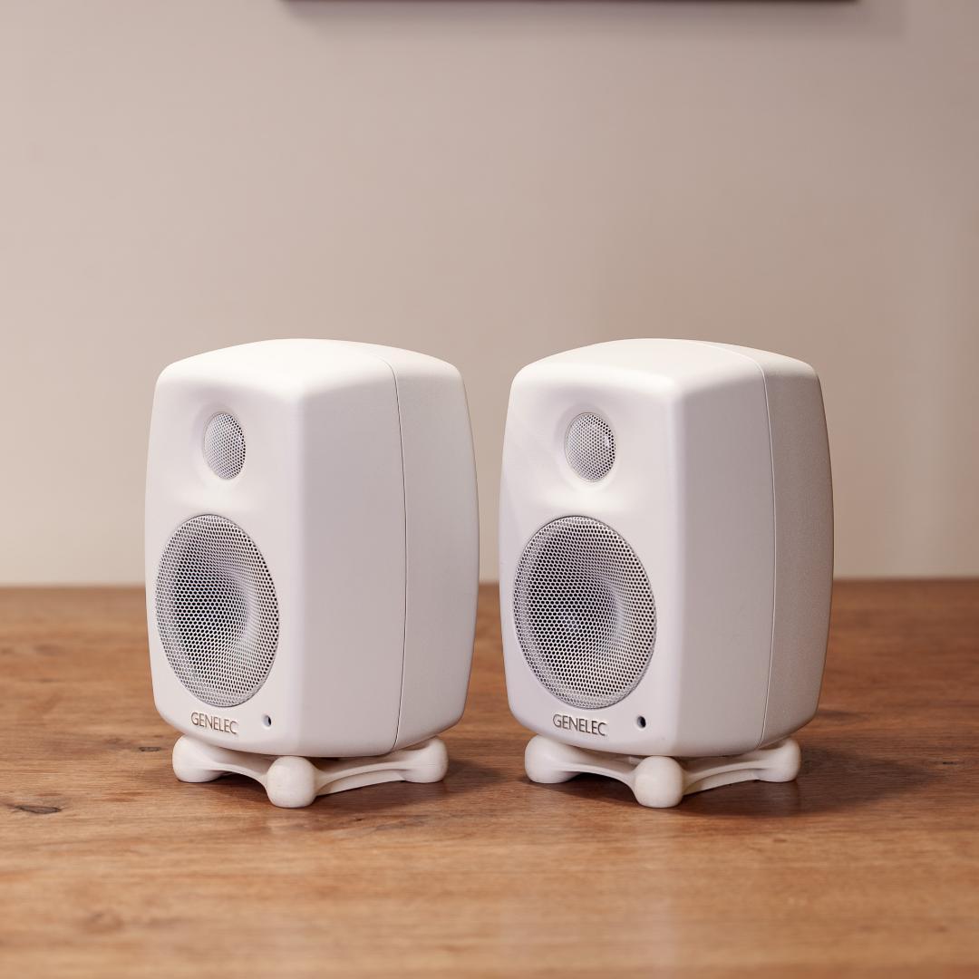 白くて可愛い！Genelec 6010a 高音質小型モニタースピーカー