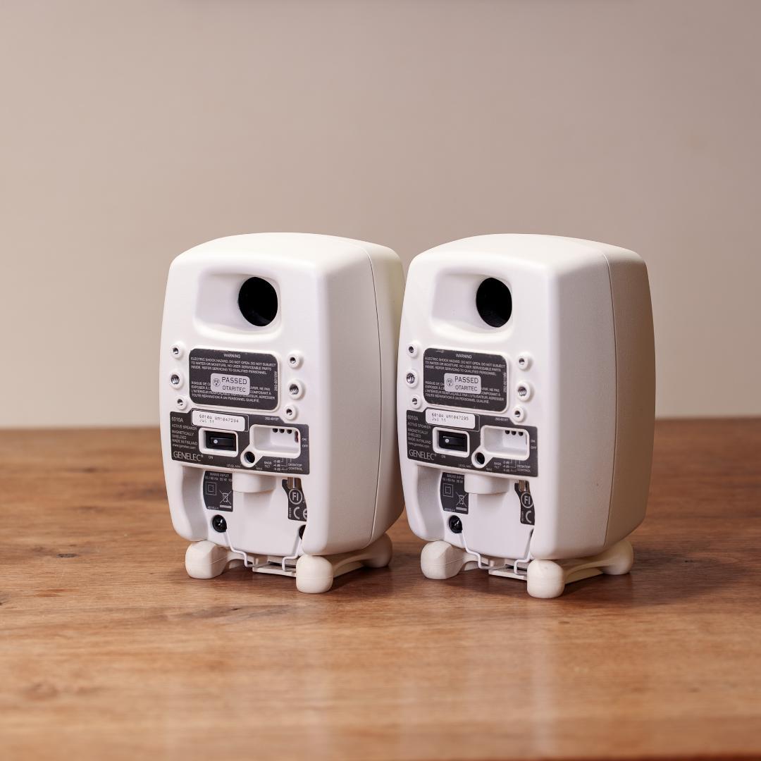 白くて可愛い！Genelec 6010a 高音質小型モニタースピーカー