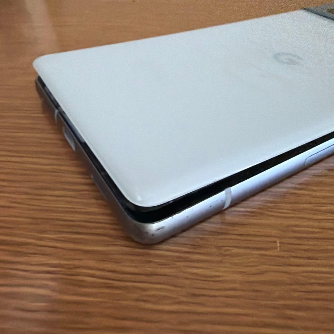 Google Pixel 7a sea SIMフリー　背面浮あり