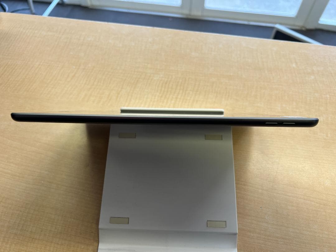 【ip-9】ショップ展示品 iPad 第8世代 32GB