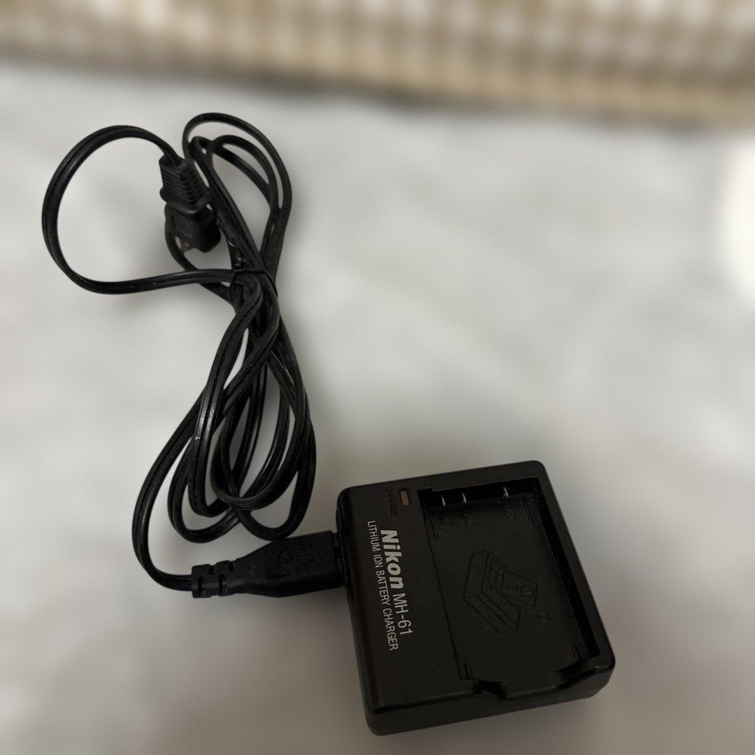 Nikon Coolpix P90 デジタルカメラ (バッテリー・充電器付き)