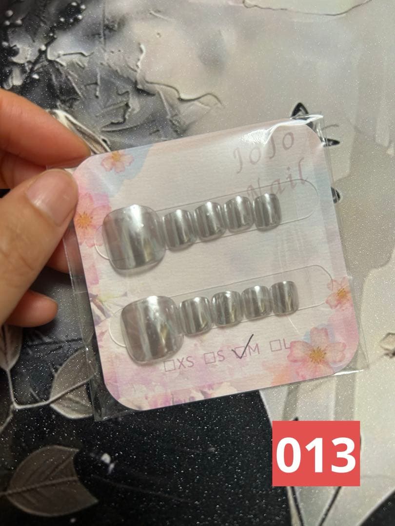 KUROハンドメイドネイルチップフット用Mサイズ4点とキッズMサイズ3点