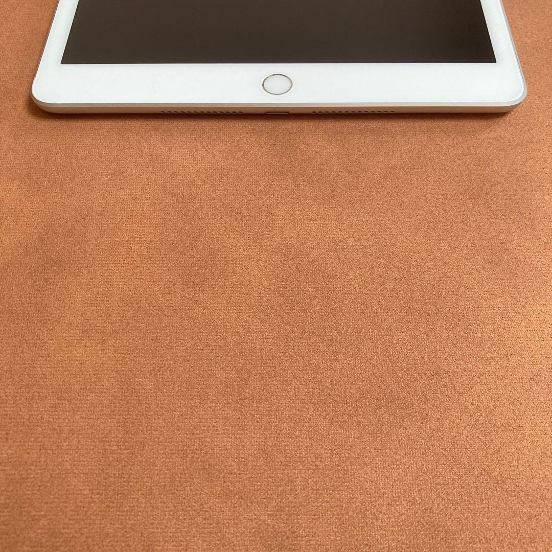 17 電池最良好☆比較的美品☆iPad8 第8世代 32GB WIFIモデル☆