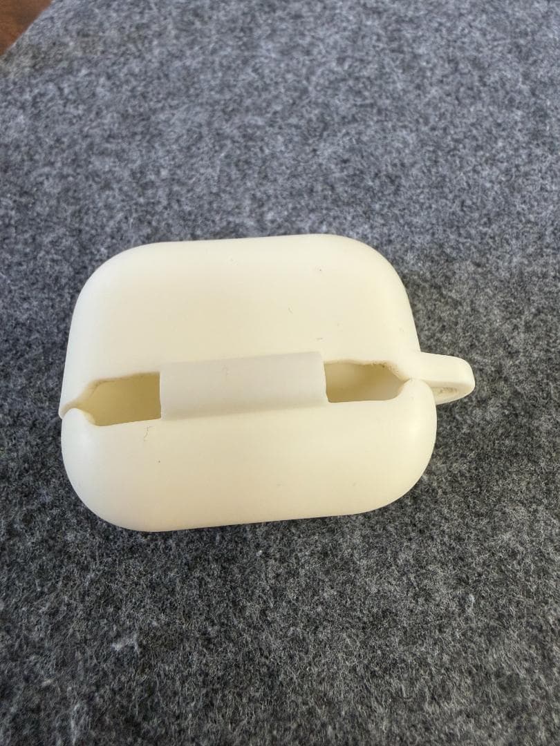 AirPods Pro 第2世代 充電ケースのみ A2700 Lightning