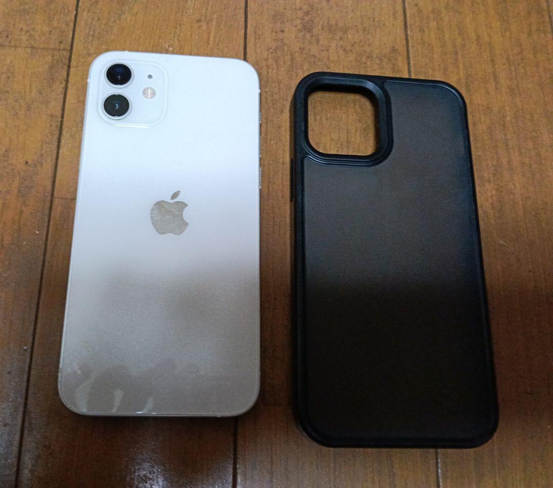 Apple iPhone 12 ホワイト ブラックケース付き