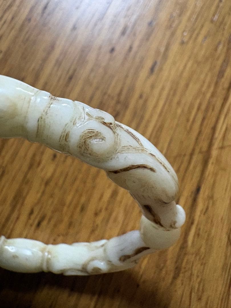 石？玉？の中国的置物　中国美術　腕輪？外径8cm 弱　32g