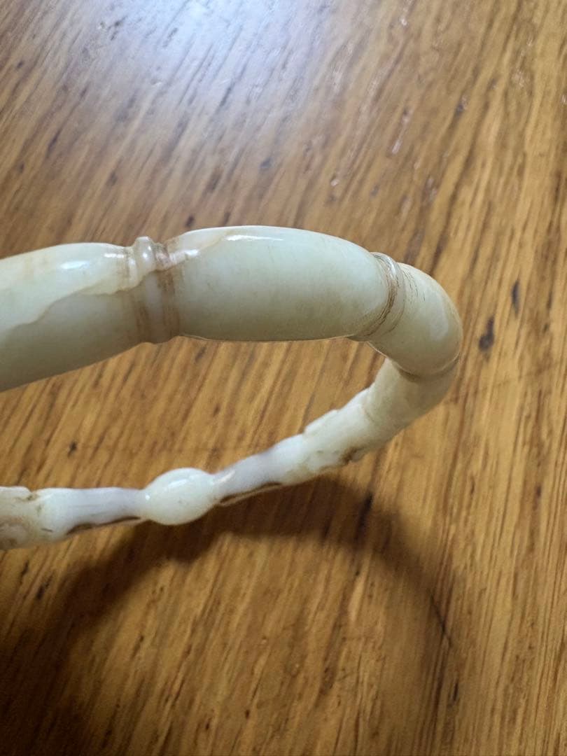 石？玉？の中国的置物　中国美術　腕輪？外径8cm 弱　32g