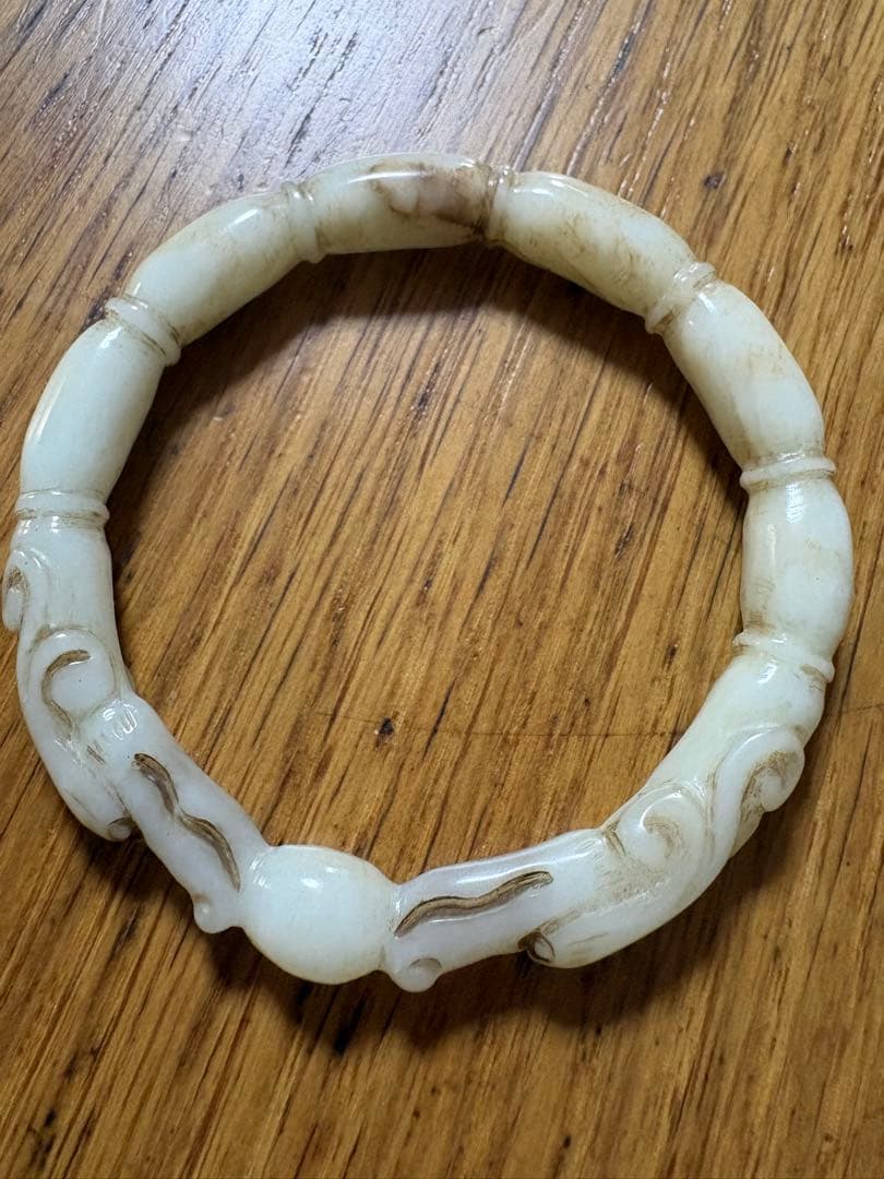 石？玉？の中国的置物　中国美術　腕輪？外径8cm 弱　32g