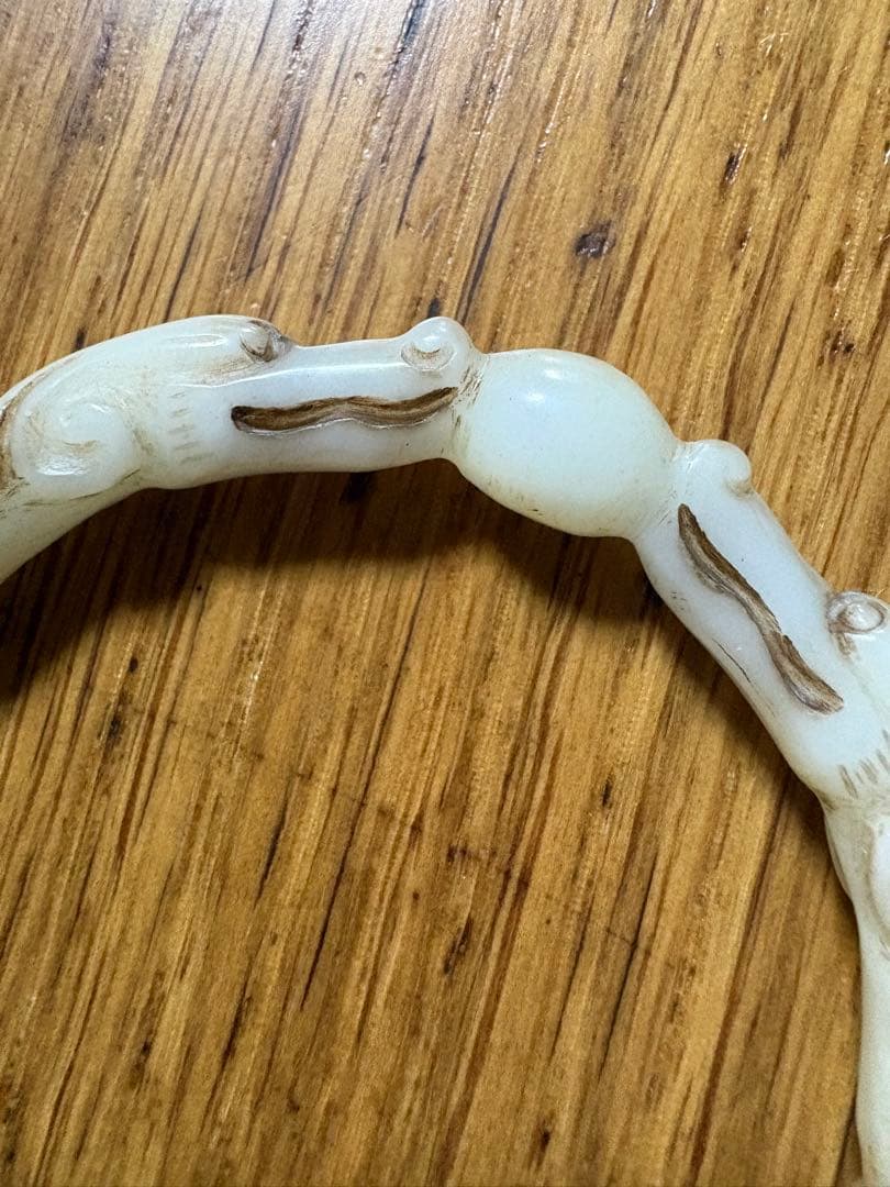 石？玉？の中国的置物　中国美術　腕輪？外径8cm 弱　32g