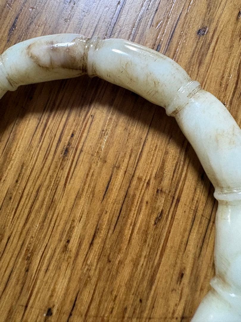 石？玉？の中国的置物　中国美術　腕輪？外径8cm 弱　32g