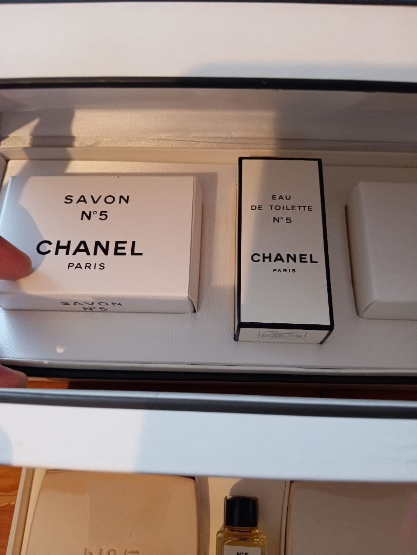 CHANEL　香水№５、№19　石けん№５　セット
