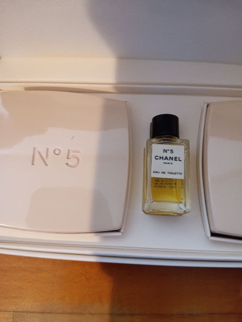 CHANEL　香水№５、№19　石けん№５　セット