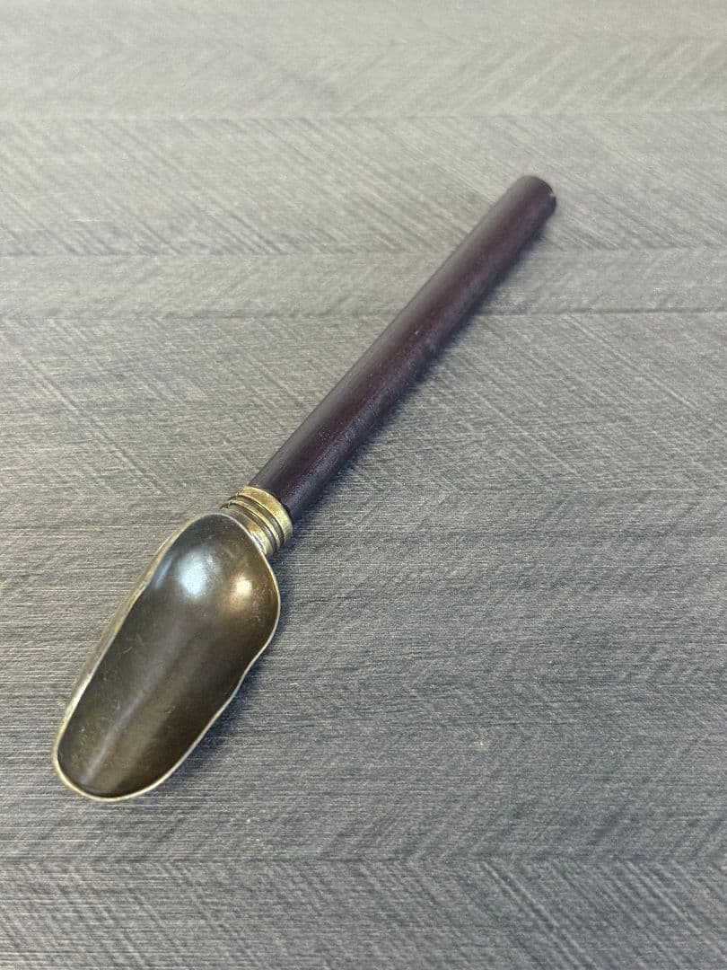 真鍮と木製のスプーン 鳥の彫刻付き