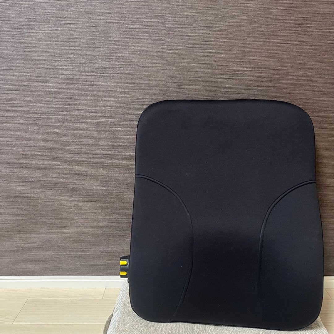 極美品　姿勢矯正クッション 骨盤サポート 腰痛対策 デスクワーク 椅子用