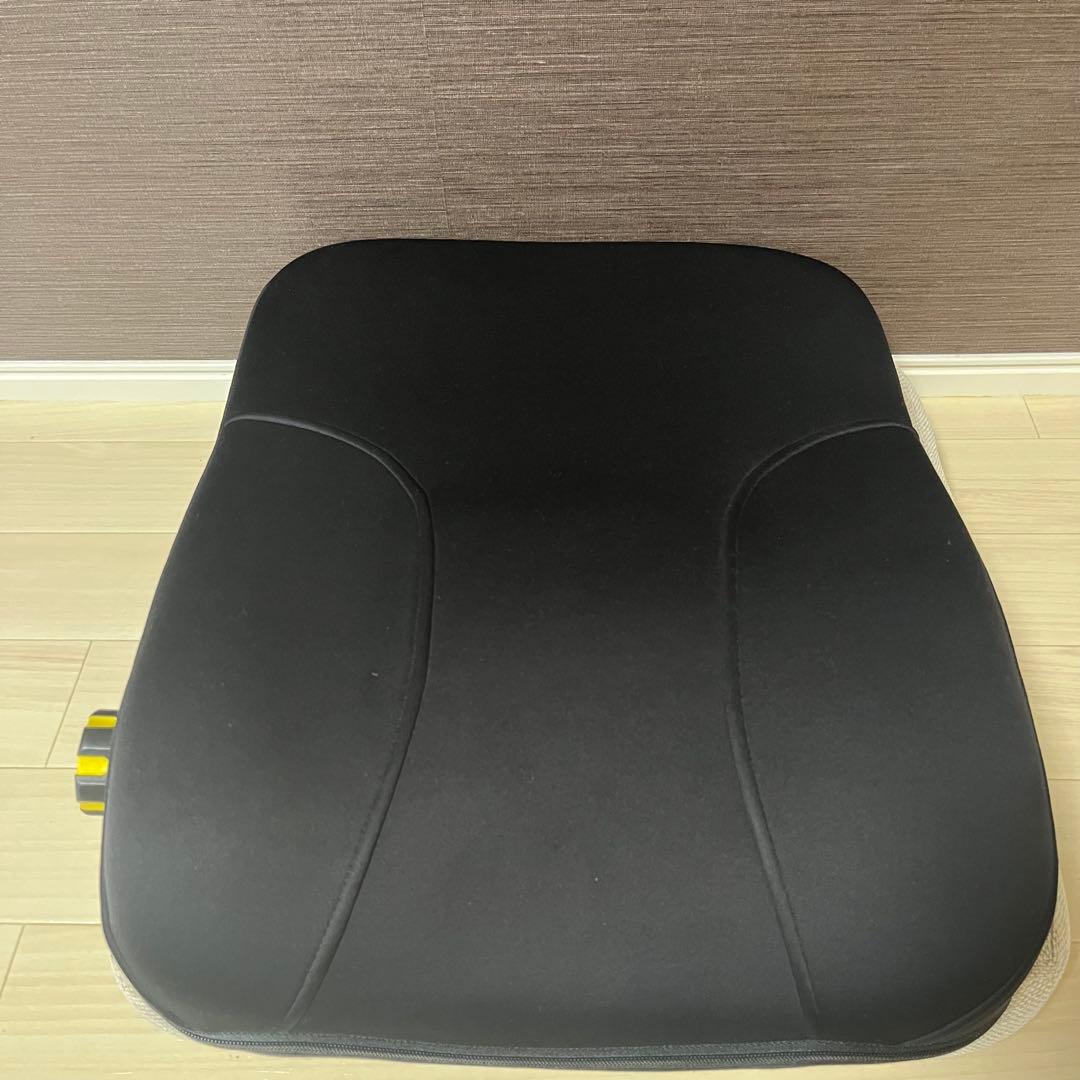 極美品　姿勢矯正クッション 骨盤サポート 腰痛対策 デスクワーク 椅子用