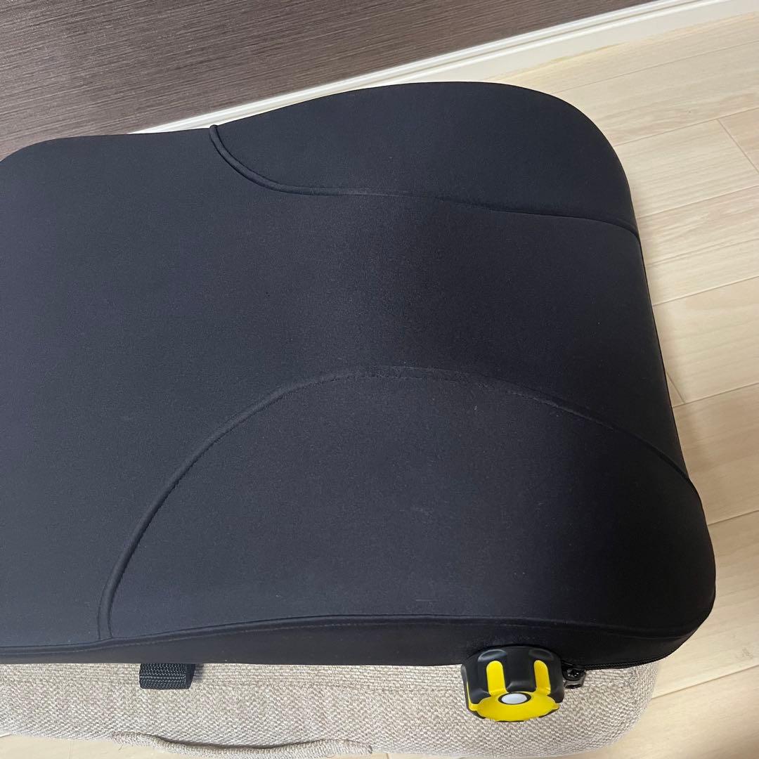 極美品　姿勢矯正クッション 骨盤サポート 腰痛対策 デスクワーク 椅子用