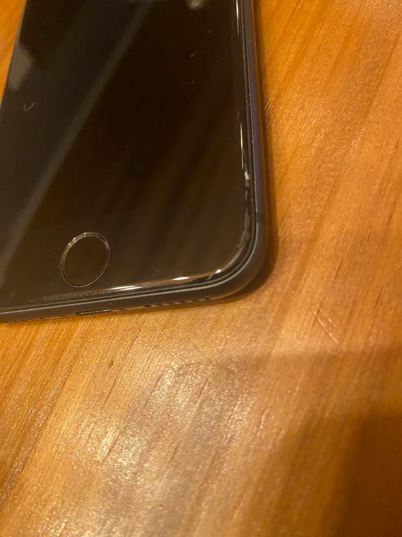iPhone 8 スペースグレイ64G