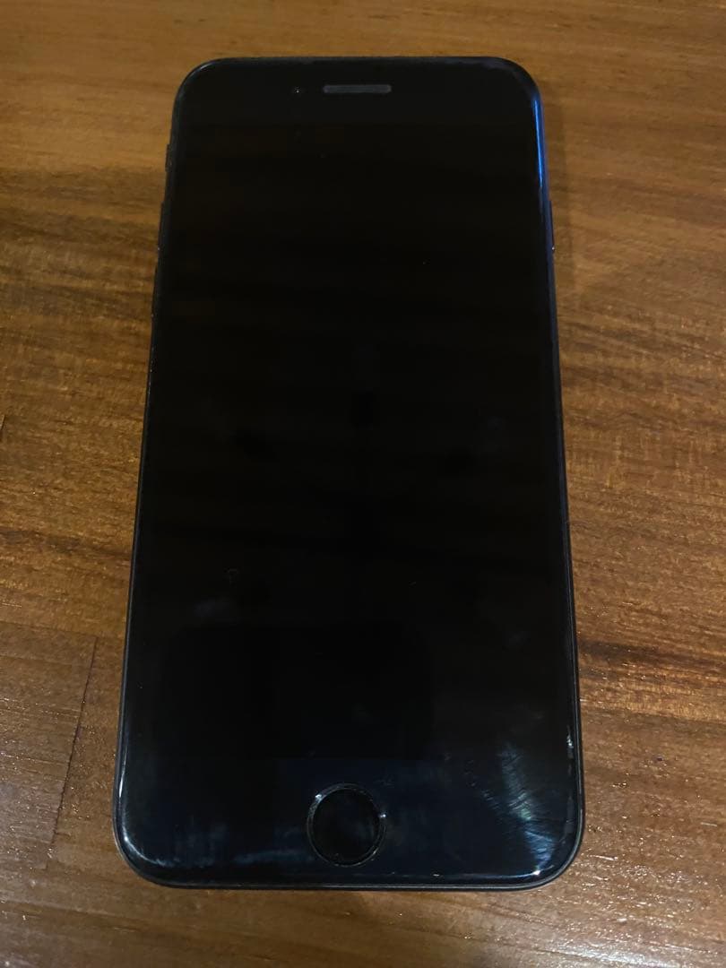 iPhone 8 スペースグレイ64G