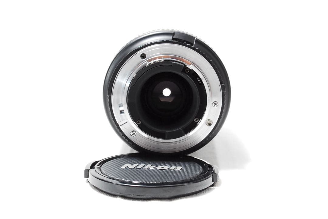 超望遠レンズ Nikon ED 70-300mm 望遠ズーム 美品 フード付