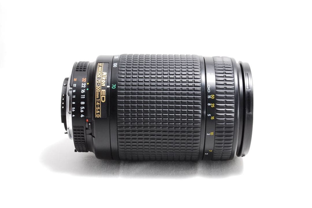 超望遠レンズ Nikon ED 70-300mm 望遠ズーム 美品 フード付