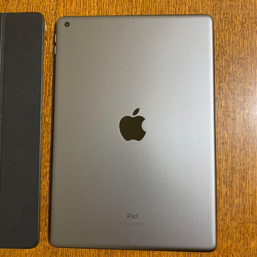 iPad 9世代　純正レザーカバー付き　64GB