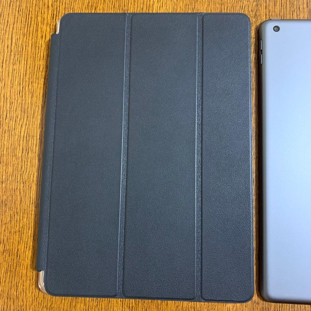 iPad 9世代　純正レザーカバー付き　64GB