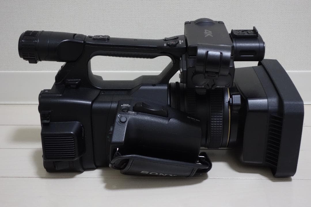 業務用 4K DCI/UHD デジタルビデオカメラ PXW-Z100 SONY