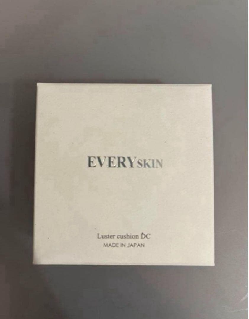 EVERYSKIN ラスタークッションDC パフ付き
