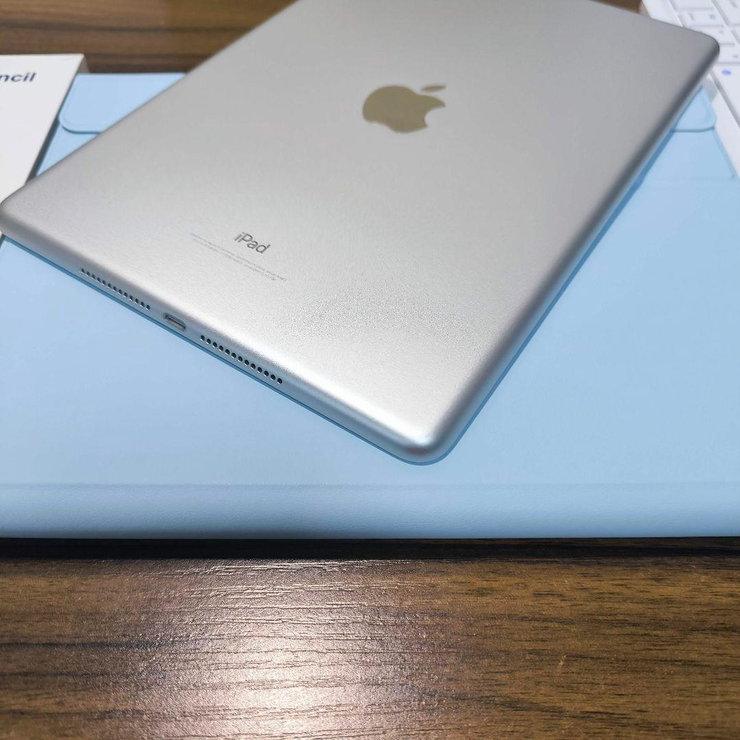 iPad 第6世代 Wi-Fi128GB ケースとキーボードセット、タッチペン