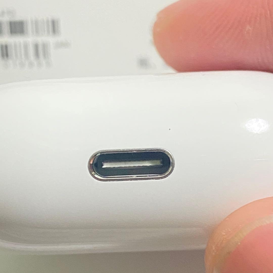 ［正規品］AirPods 4 第四世代　ケース　アイポーズ　ANC なし充電器